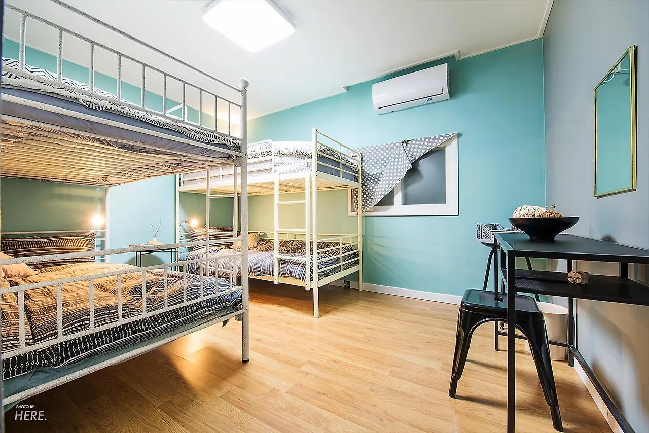 We House At Seoul Station Hotel